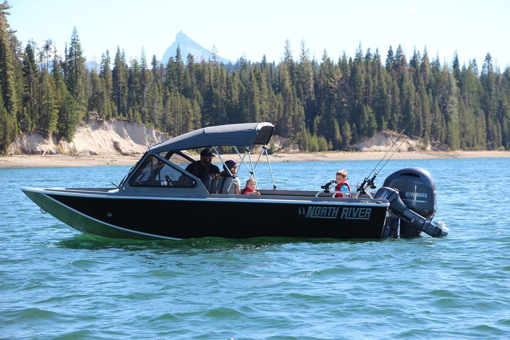 CASCADE North River Boats