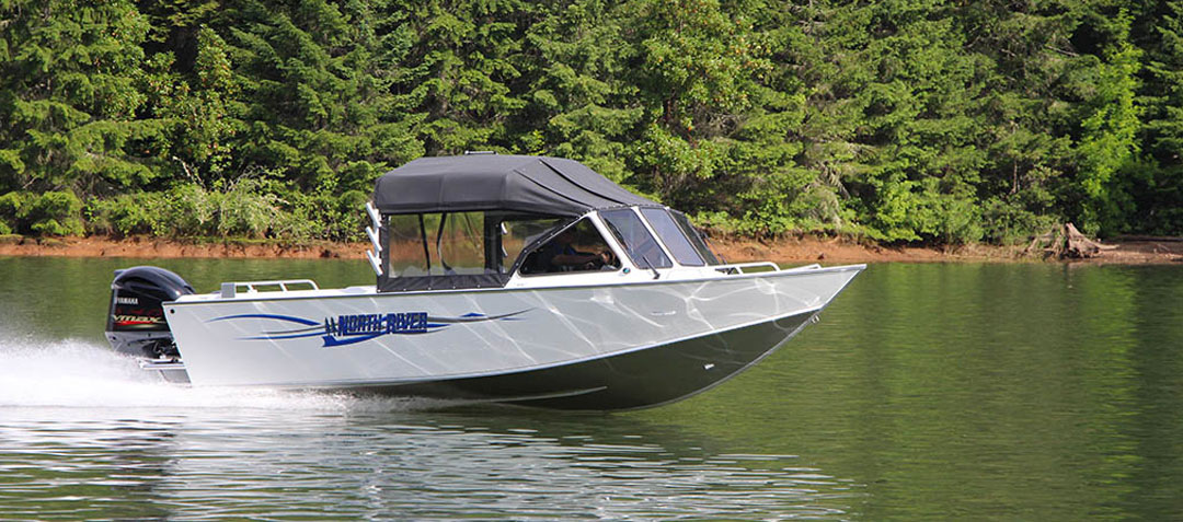 https://www.northriverboats.com/wp-content/uploads/2021/02/02_NRB_BoatProfle_Outboard_L-Box_02.jpg